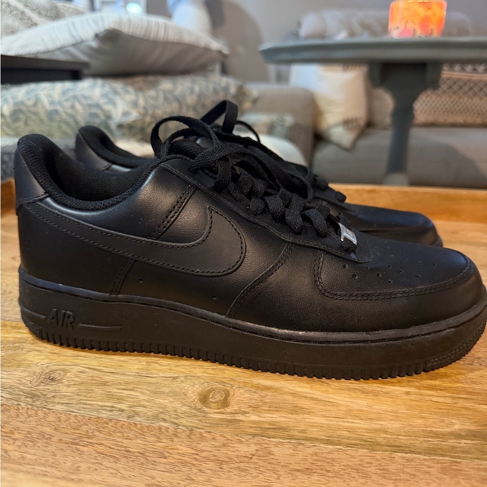 Nike Uptown’s Men's All-Black Sneakers. Size: 9.5
